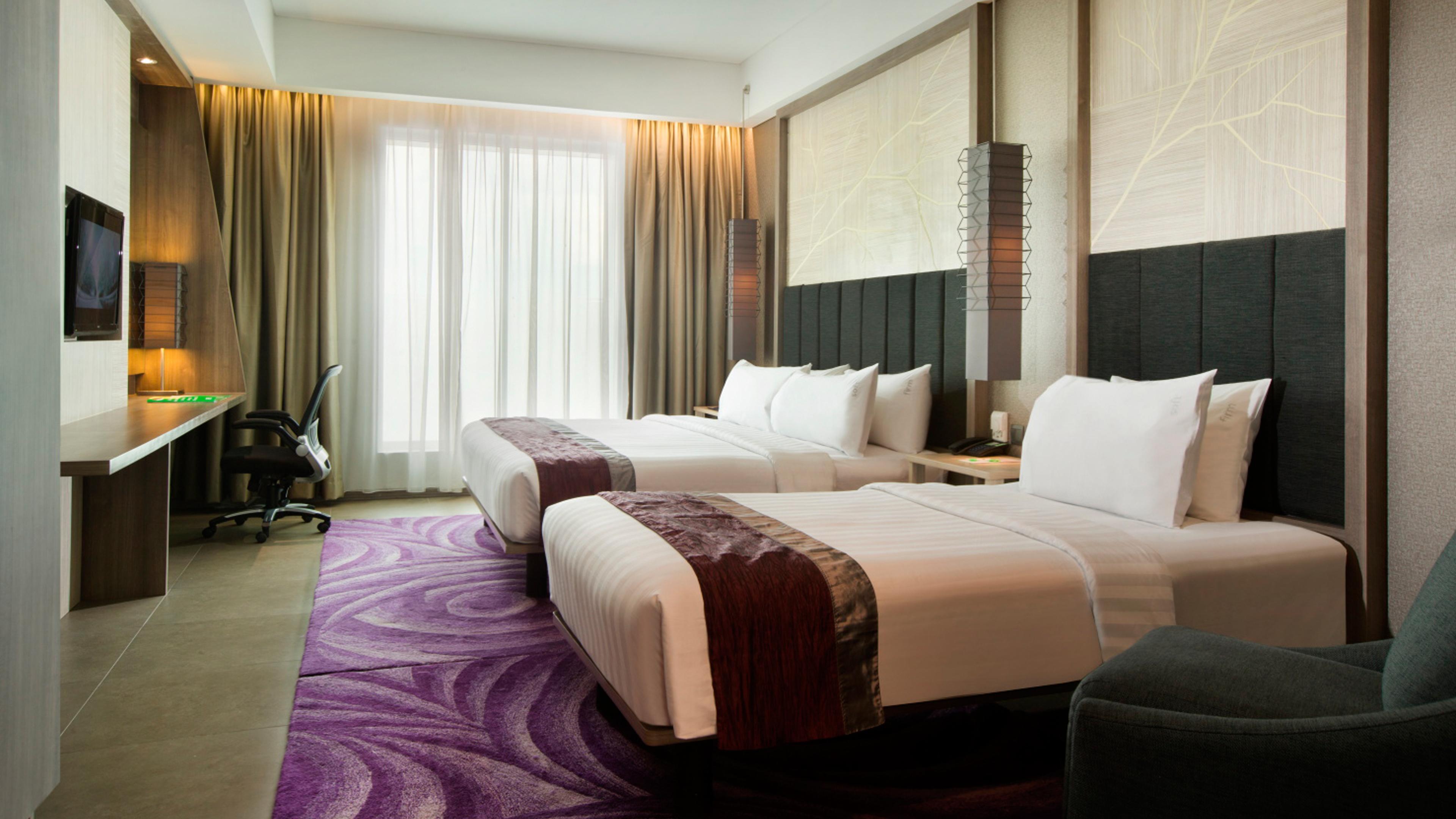 Holiday Inn Bandung Pasteur By Ihg Exterior photo