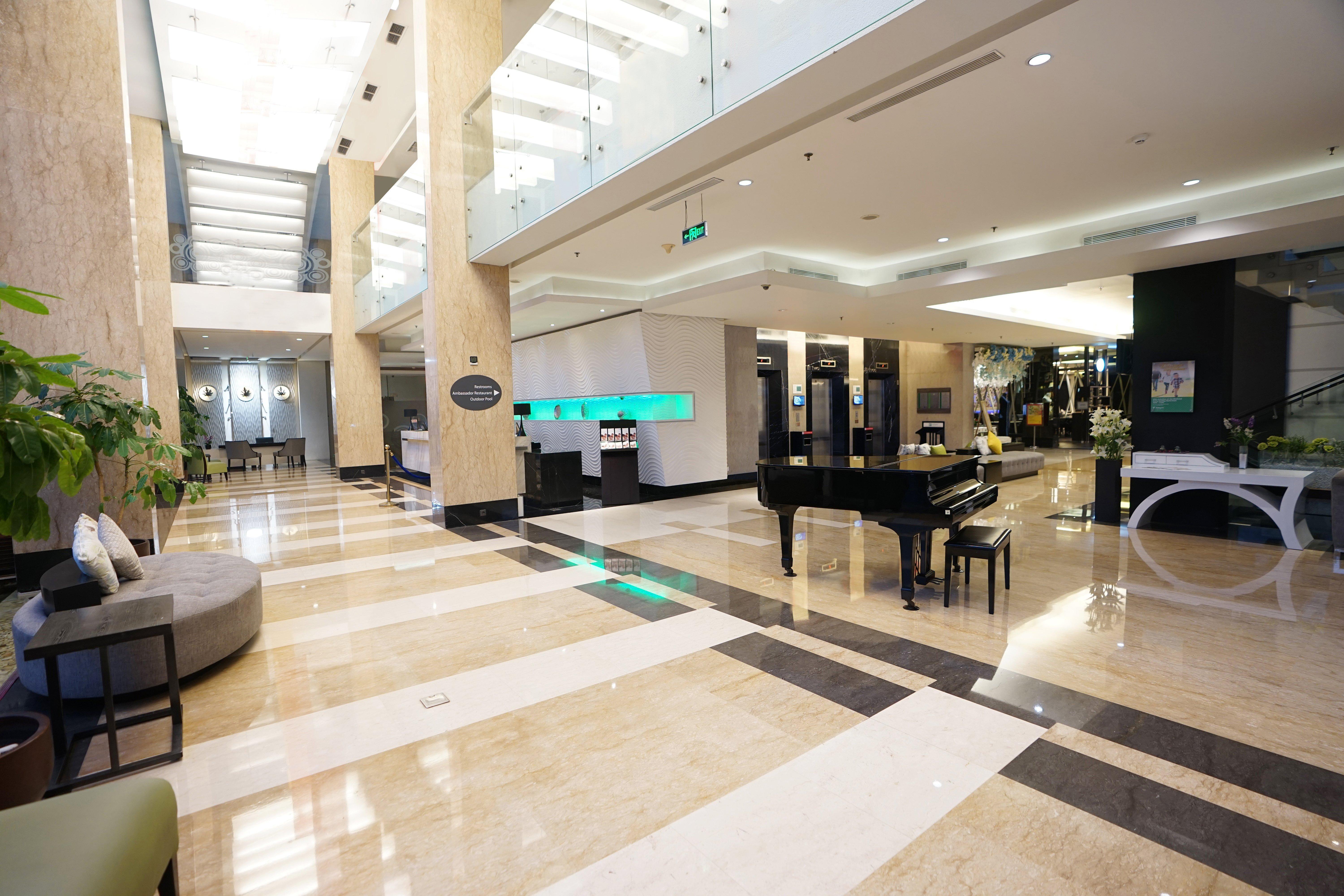 Holiday Inn Bandung Pasteur By Ihg Exterior photo