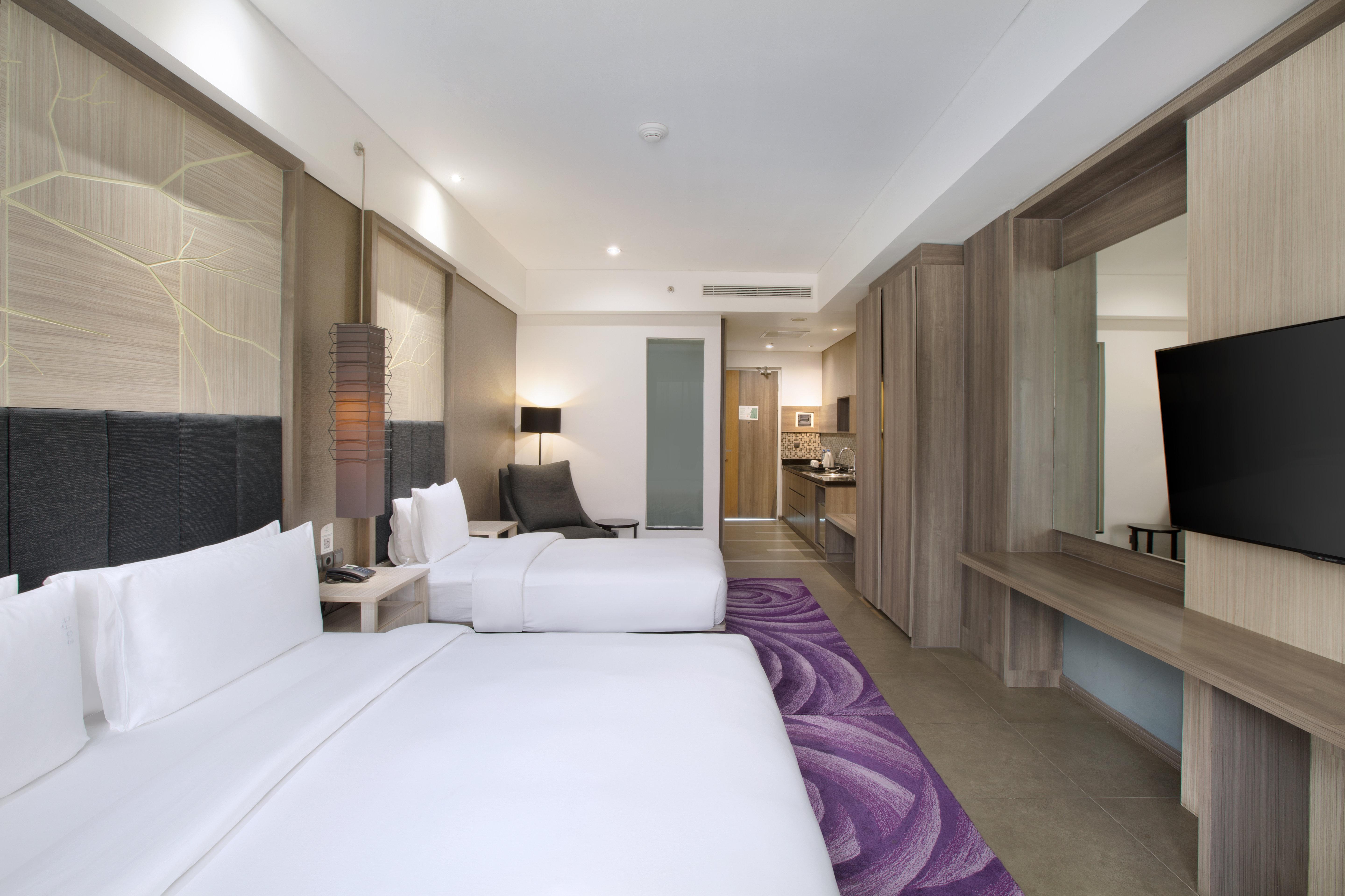 Holiday Inn Bandung Pasteur By Ihg Exterior photo
