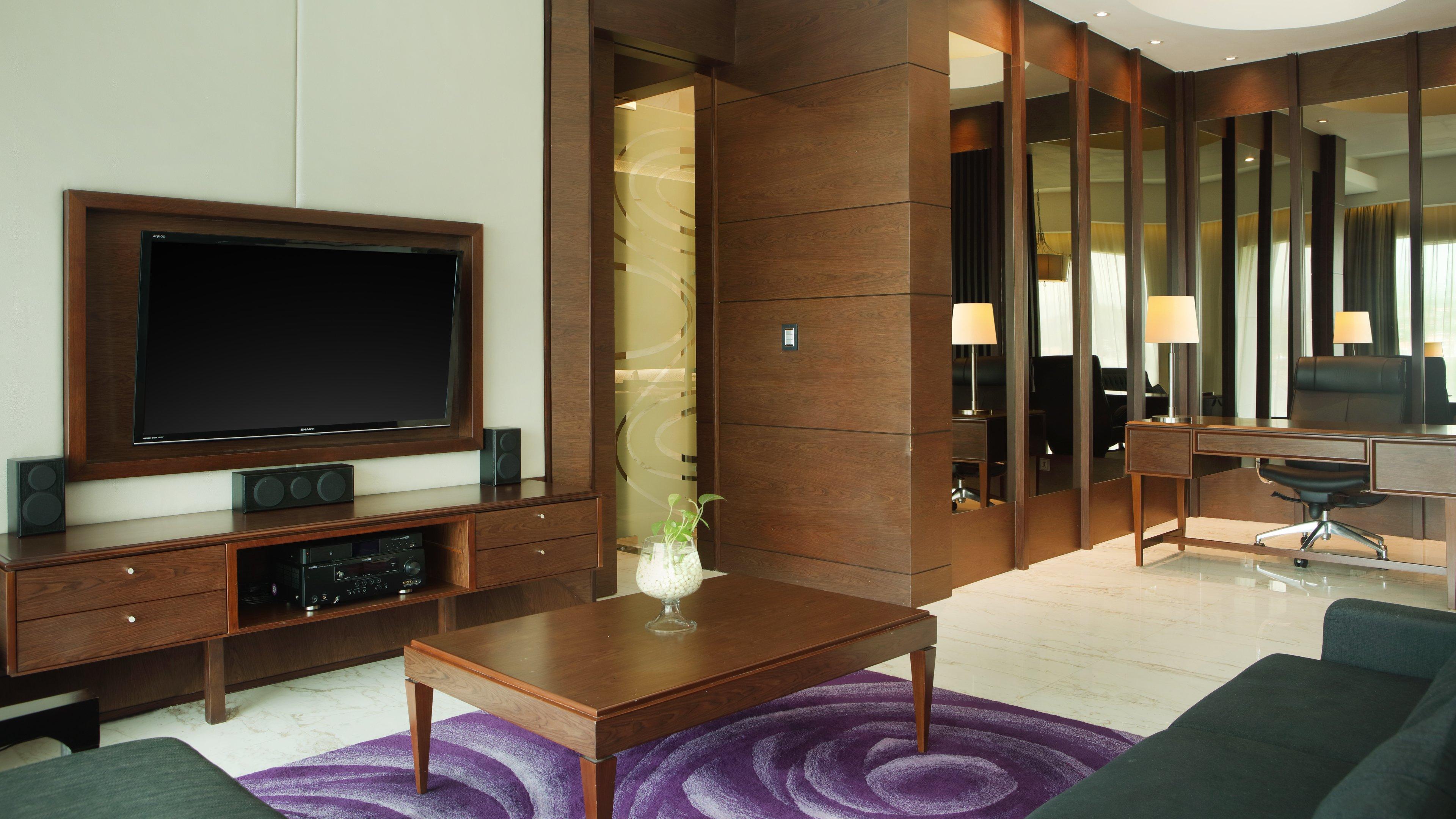 Holiday Inn Bandung Pasteur By Ihg Exterior photo