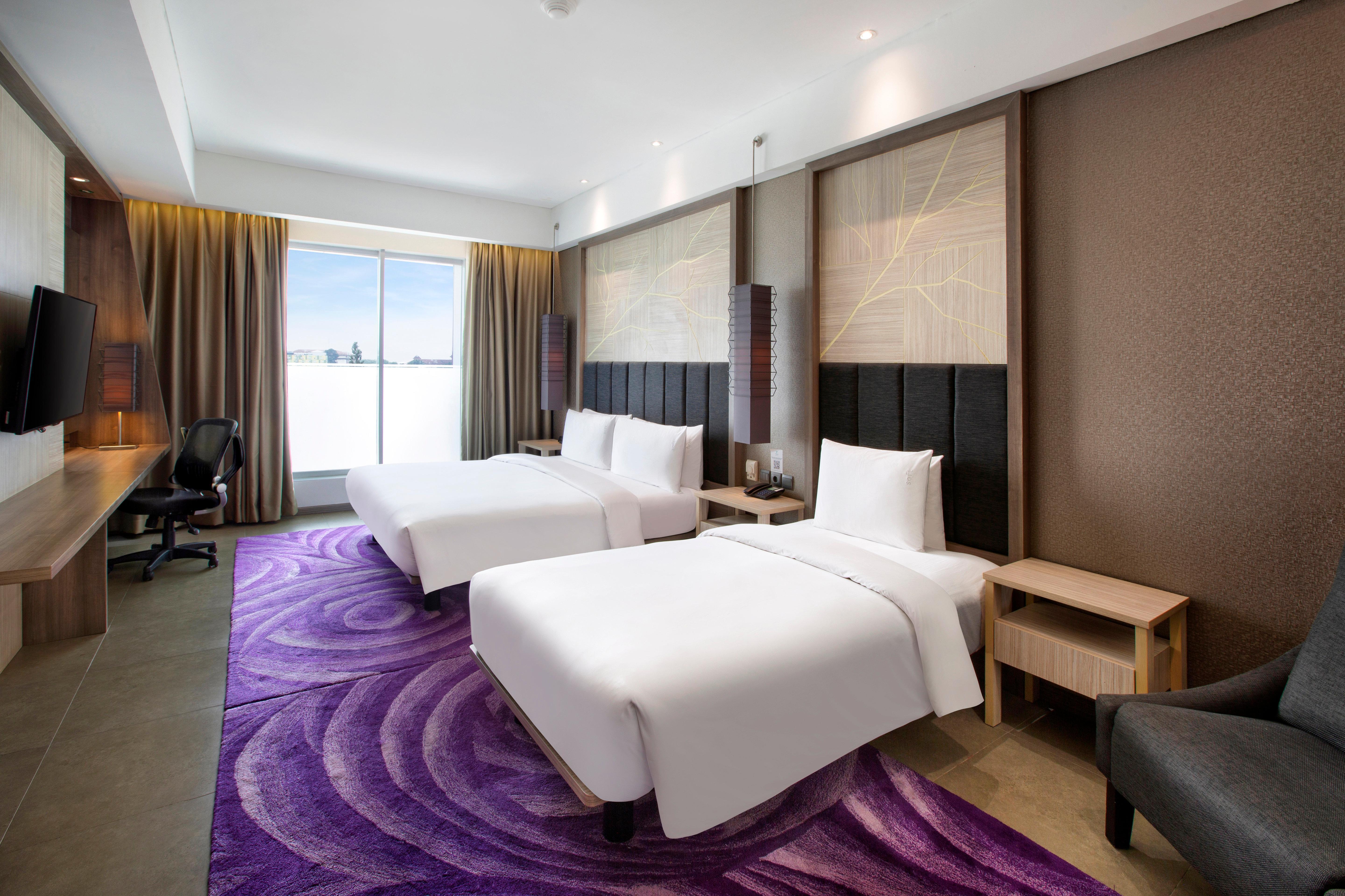 Holiday Inn Bandung Pasteur By Ihg Exterior photo