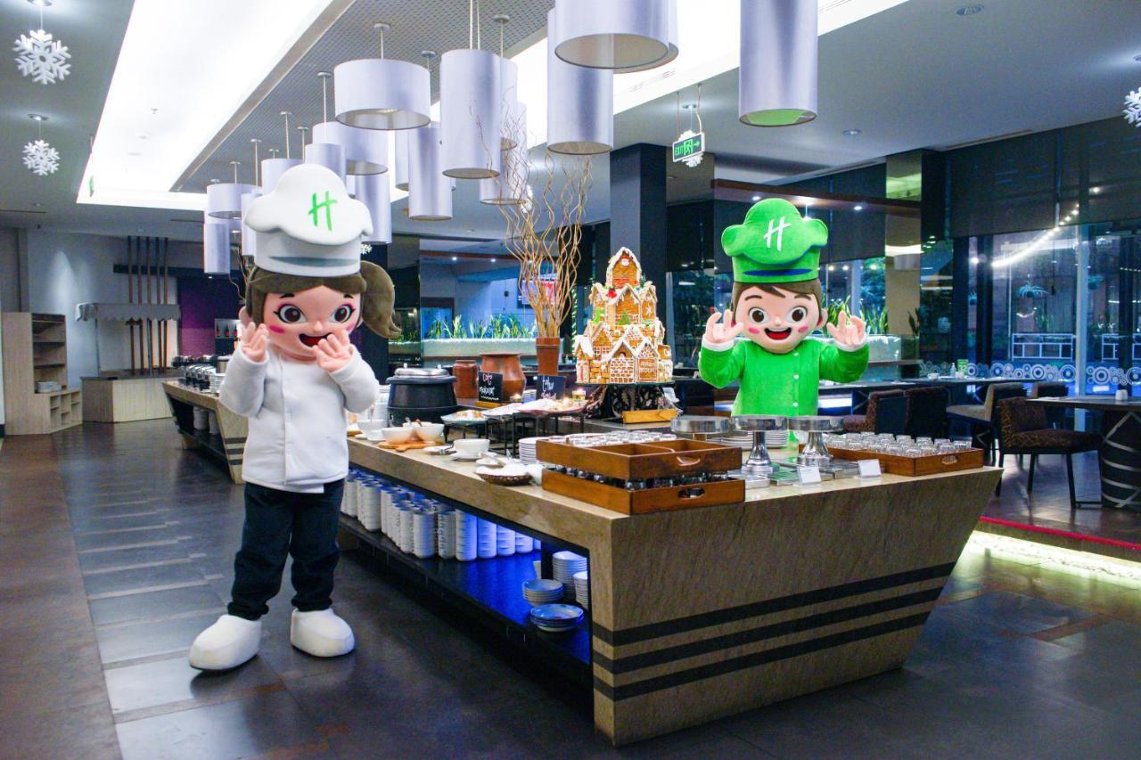 Holiday Inn Bandung Pasteur By Ihg Exterior photo