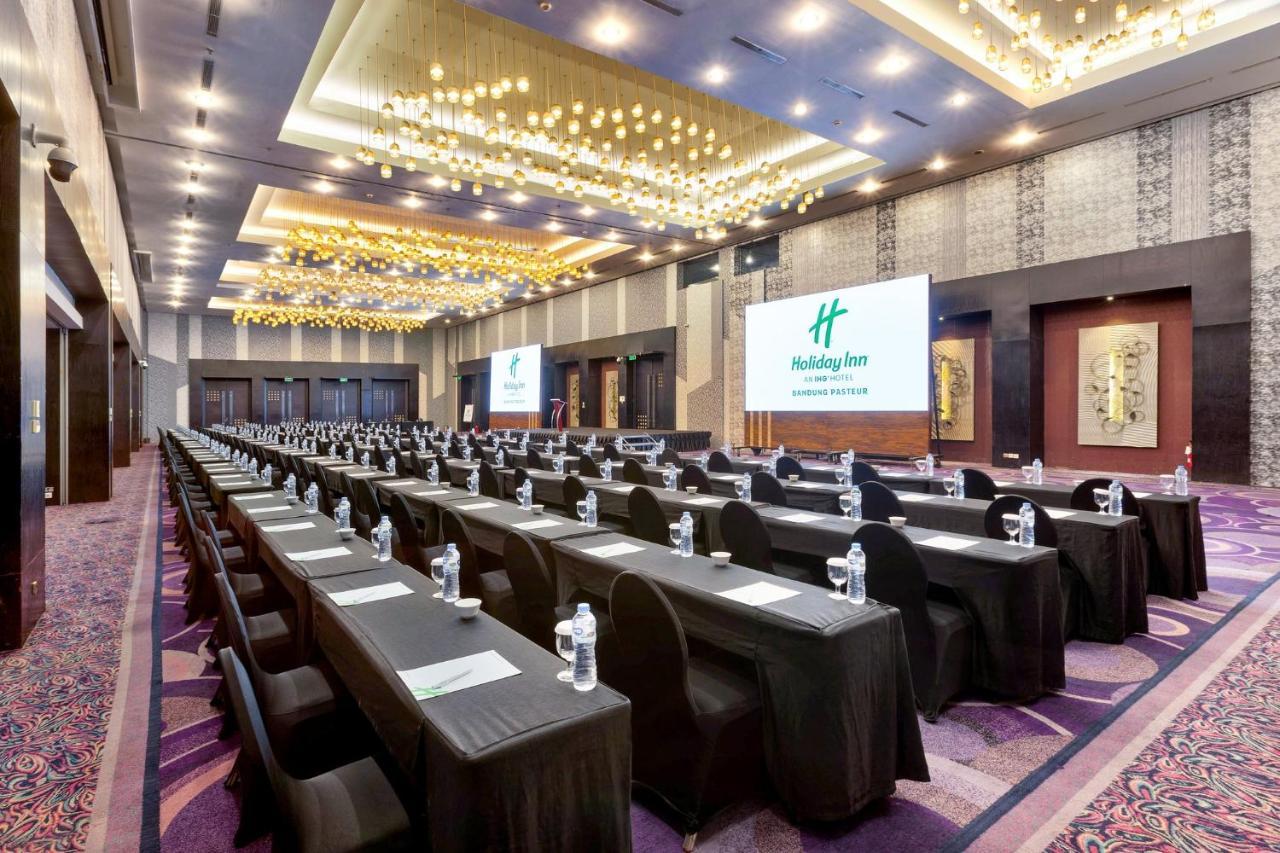 Holiday Inn Bandung Pasteur By Ihg Exterior photo