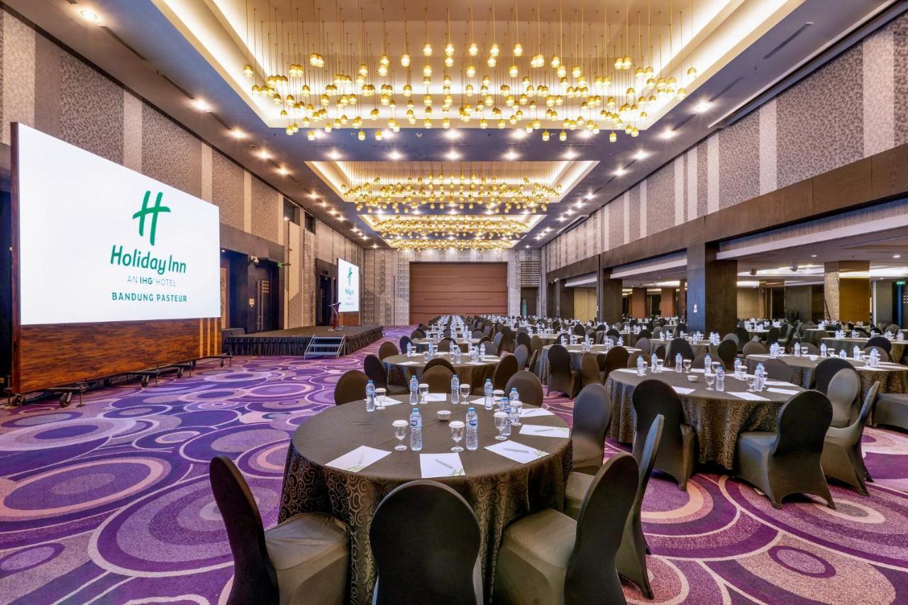 Holiday Inn Bandung Pasteur By Ihg Exterior photo