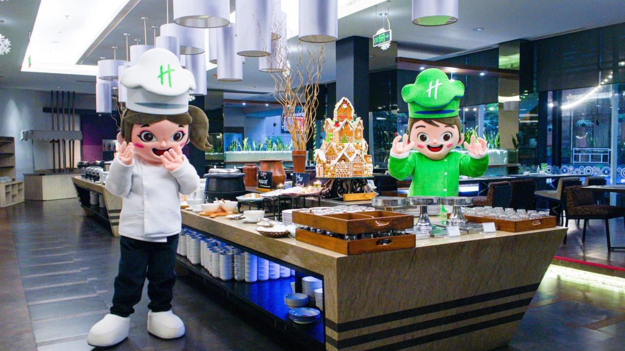 Holiday Inn Bandung Pasteur By Ihg Exterior photo